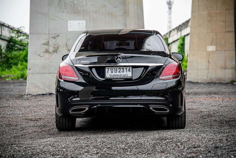 (แจ้งรหัสรถ CBL2314) Mercedes-Benz C300e 2.0 AMG Sport W205 AT 2023 รูปที่ 3