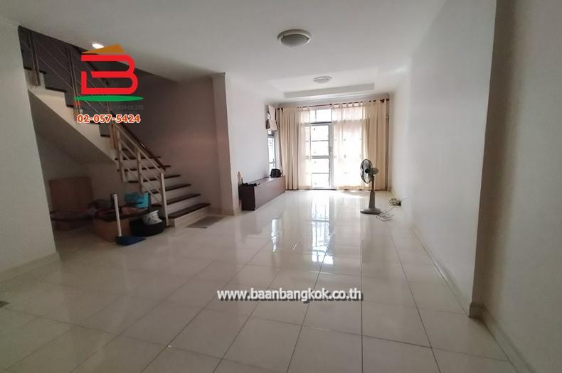 ทาวน์เฮาส์ การ์เด้น สวีท ดิ อินดี้ โฮม (ใกล้ตลาดน้ำขวัญเรียม) เนื้อที่ 20.7 ตรว. ถนนราษฎร์พัฒนา เขตสะพานสูง 5