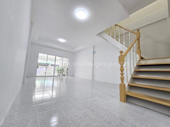 ทาวน์เฮ้าส์ หมู่บ้านบัวทอง4 บ้านกล้วย-ไทรน้อย บางบัวทอง นนทบุรี 4