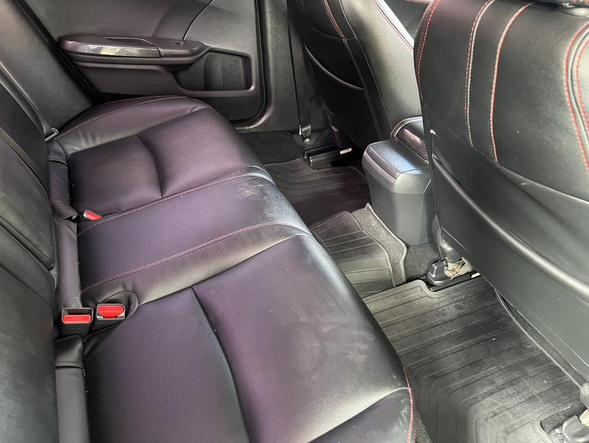  Honda Civic 1.8 FC E i-VTEC  9