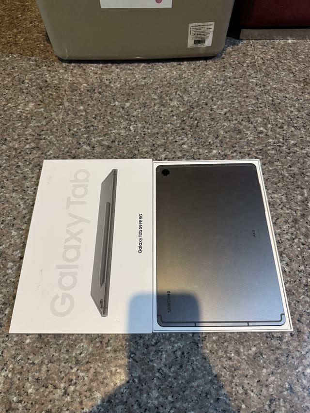 ขายSamsungTabS9FEสีGray128กิ๊กLTEใส่ซิมได้ยกกล่องอุปกรยังไม่แกะใช้งานดีทุกๆฟังชั่นถูกๆ