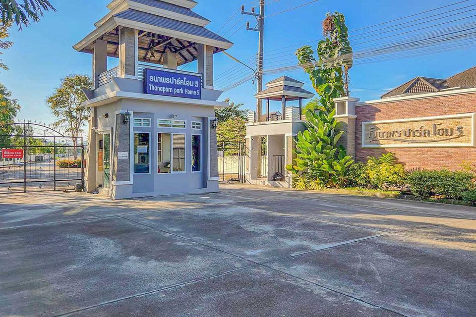 Single-Story Home in a Serene Gated Community 7