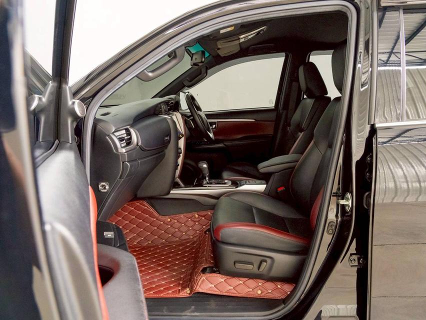Toyota Fortuner 2.4 Legender 4WD ปี 2021 13