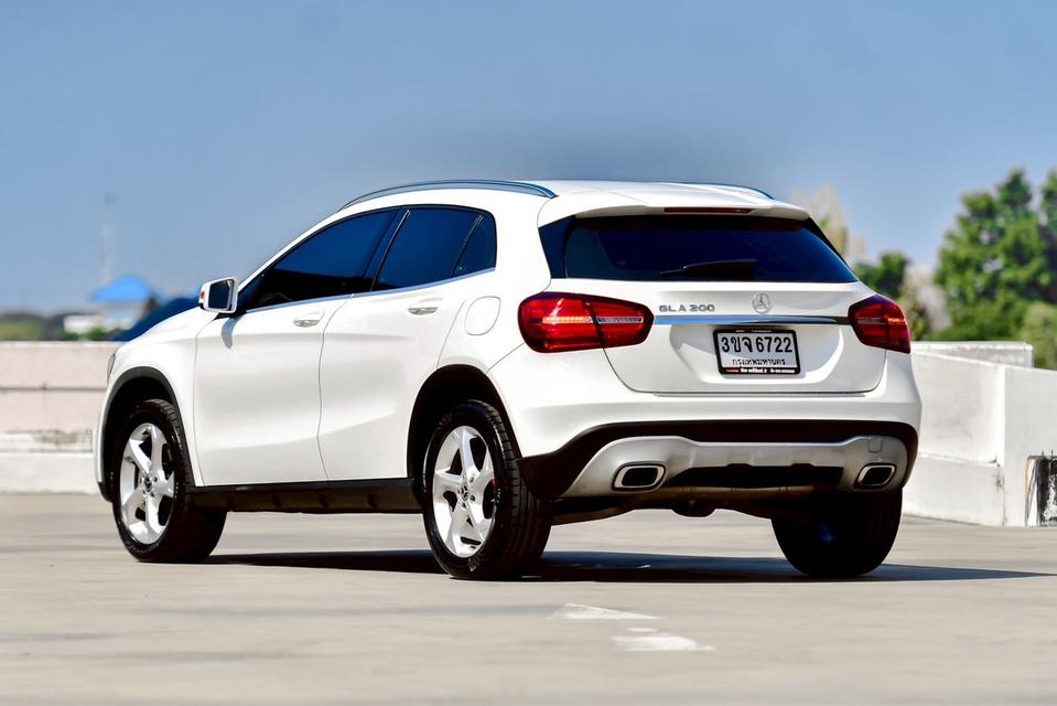 Mercedes-Benz GLA 200 AMG Dynamic 1.6 7A/T ปี 2019 6
