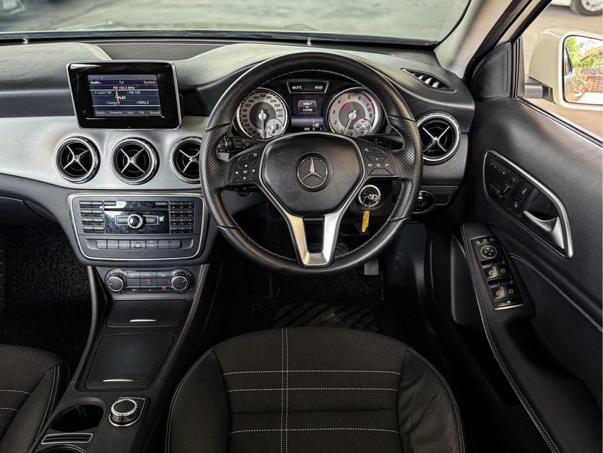 ปี 2014 BENZ GLA-CLASS, 200 โฉม W156 ปี14-20 สีขาว เลขไมล์ 112,xxx km. - เครื่องยนต์เบนซิน 4สูบ 1.6L 8