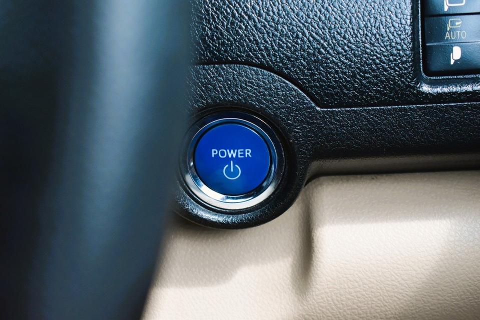 รหัสรถ PB820 TOYOTA CAMRY 2.5 HV AUTO 2012 9