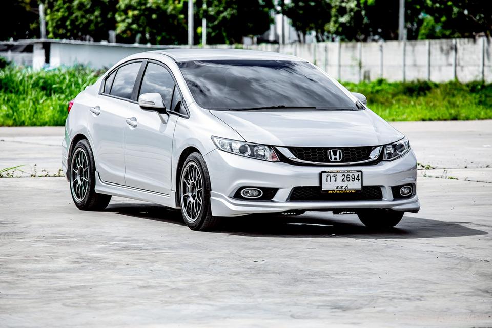Honda Civic Fb 1.8E เบาะไฟฟ้า สีเทา ปี 2012 มือเดียวป้ายแดง