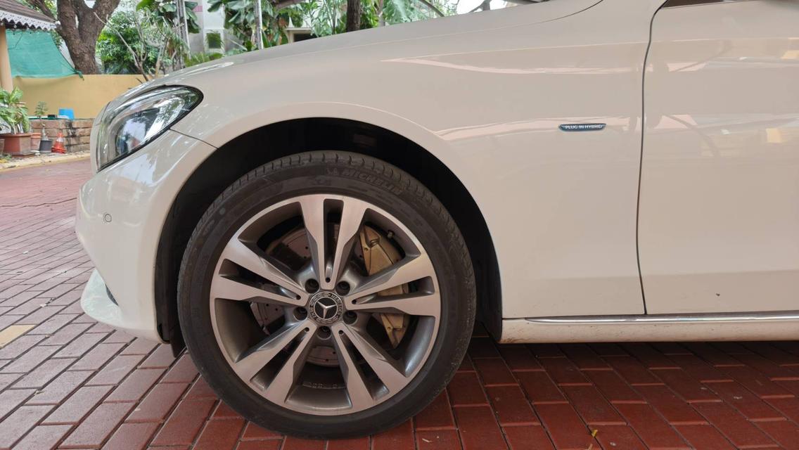 Mercedes-Benz C350e ปี 2017