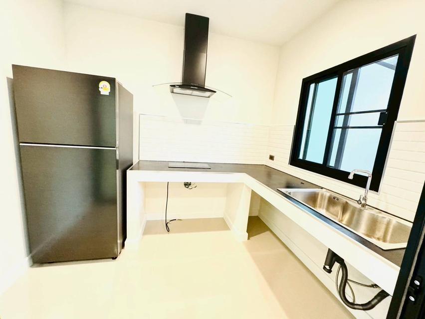 🏡 ทาวน์โฮมโมเดิร์น 2 ชั้น [3 นอน 3 น้ำ] ประตูรีโมท ใกล้นานาชาติ Unity Concord & สนามบิน Modern 2-Storey Townhome for Rent [3 Beds 3 Baths] 7