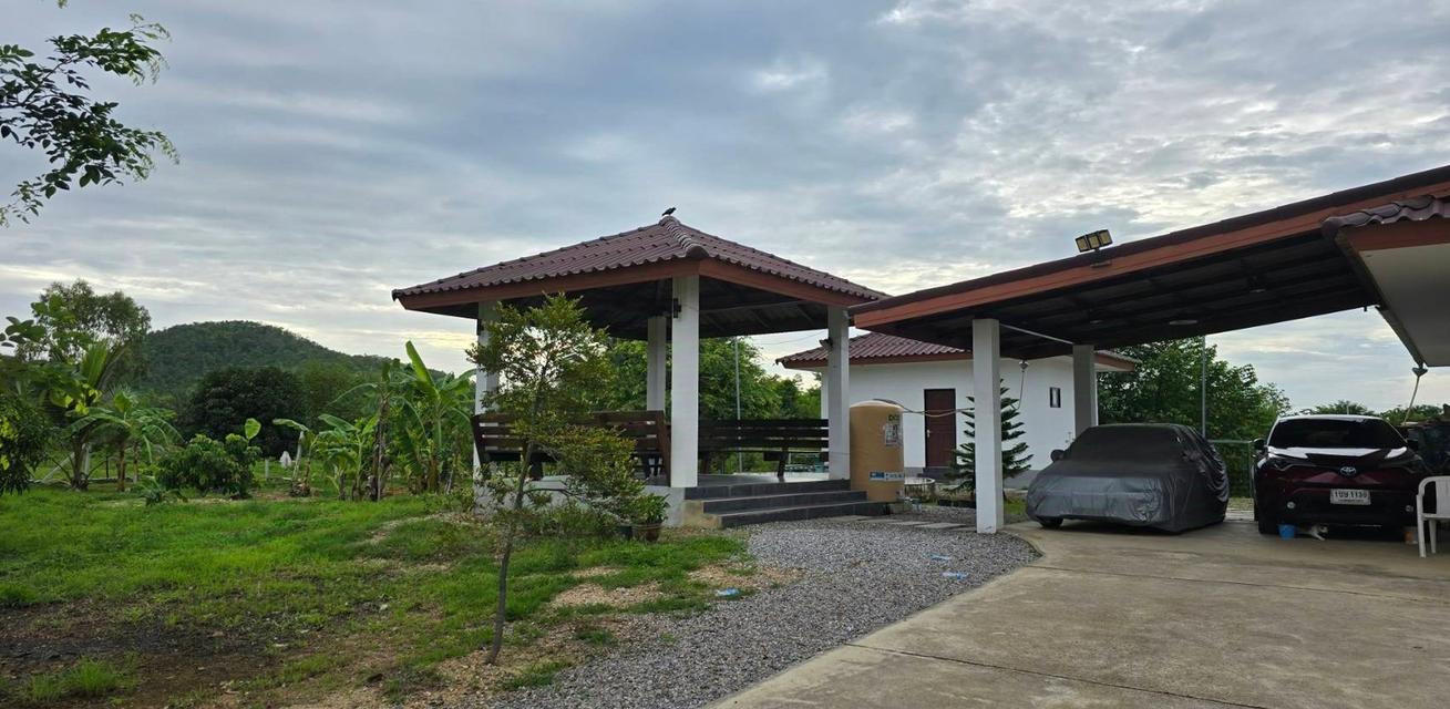 จายบ้านพร้อมที่ดิน บ้าน 2 หลัง ในที่ดิน 1 ไร่ 4