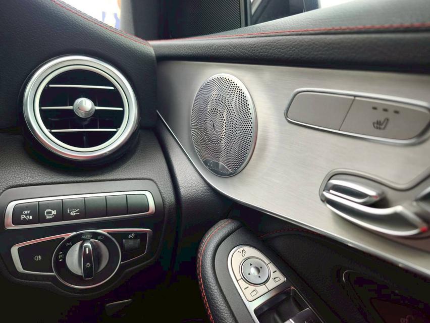 รหัสรถ CBL2299 2022 BENZ GLC 43 COUPE 4MATIC สีขาว 9