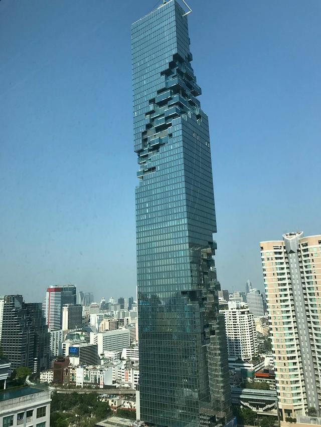 Furnished room for rent on Sathorn Road at Silom Suite Condo opposite the AiA Sathorn Tower very close to BTS St.Louis 14