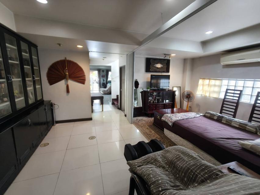 ขายบ้านสุขุมวิท71 ปรีดีพนมยงค์14 ทาวน์โฮมหลังมุม 3ชั้น ที่ดิน 39ตร.ว 5ห้องนอน ใกล้รถไฟฟ้าBTSพระโขนง เอกมัย ถนนกว้าง Sukhumvit 71 Ekkamai 0879074045 5