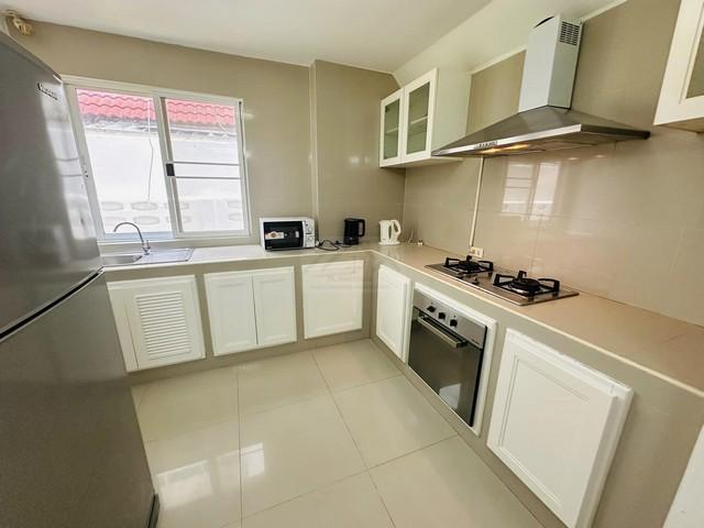 ให้เช่าบ้านเดี่ยว 4 ชั้น 5 ห้องนอน ย่านพร้อมพงษ์ ซอยสุขุมวิท 31 ปรับปรุงใหม่ ตกแต่งพร้อมเฟอร์นิเจอร์ ใกล้ BTS พร้อมพงษ์, 5