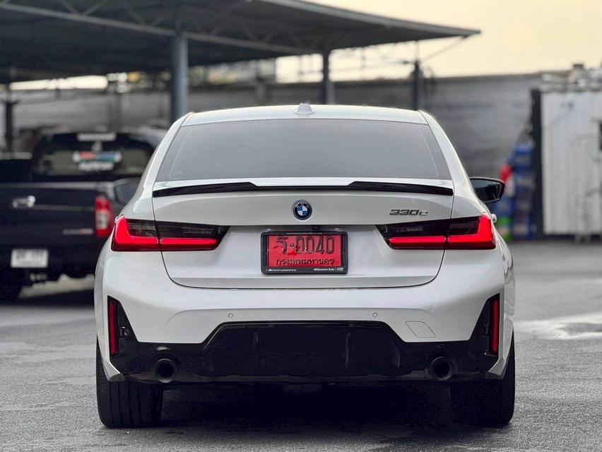 BMW 330e M Sport LCI 2023 รถสภาพป้ายแดง แต่ถูกกว่ากันเป็นล้าน
