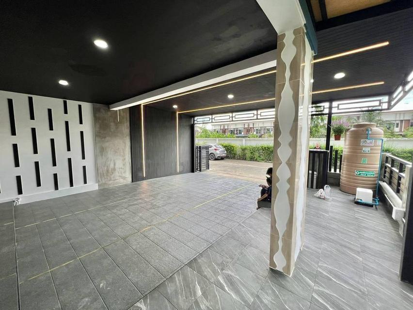 หมู่บ้านฟ้าปิยรมย์เทอร์เร่ ทางด่วนวงแหวน ลำลูกกาคลอง6 ทาวน์เฮาส์ 2 ชั้น ตกแต่งใหม่พร้อมอยู่ สไตล์ Modern Luxury  พร้อมเฟอร์นิเจอร์ ตามรูป 4