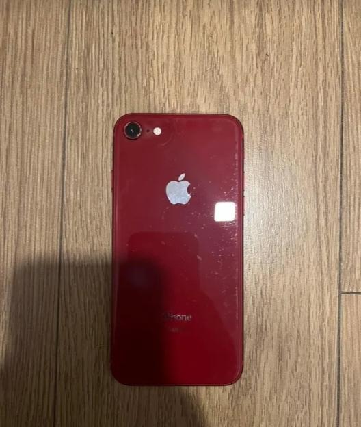 ไอโฟน 8 สีแดง