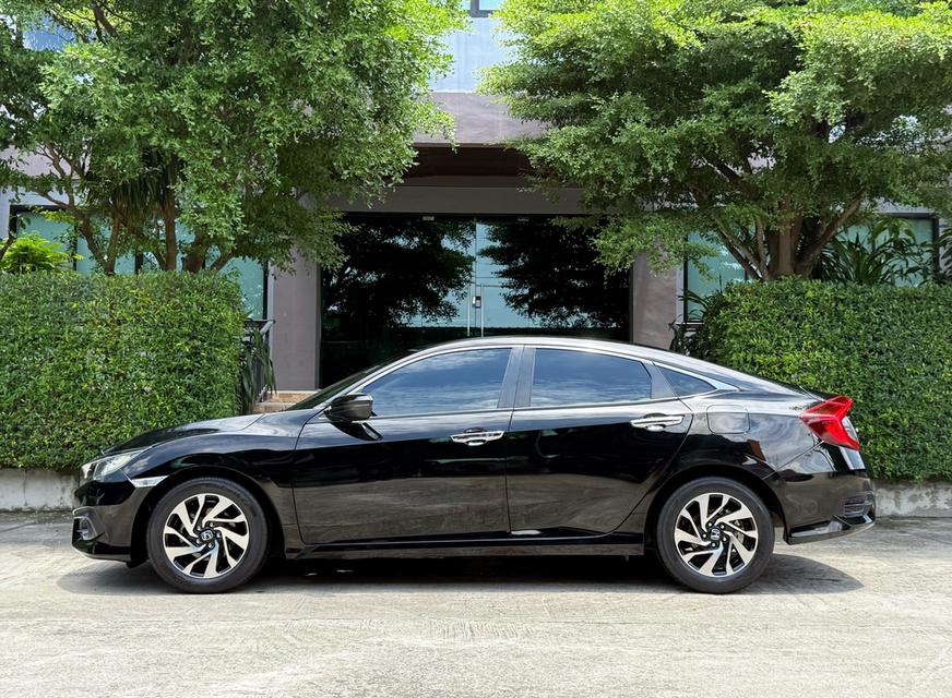 2018 HONDA CIVIC FC 1.8 EL รถมือเดียวออกป้ายแดง รถวิ่งน้อย เข้าศูนย์ทุกระยะ ไม่เคยมีอุบัติเหตุครับ 5
