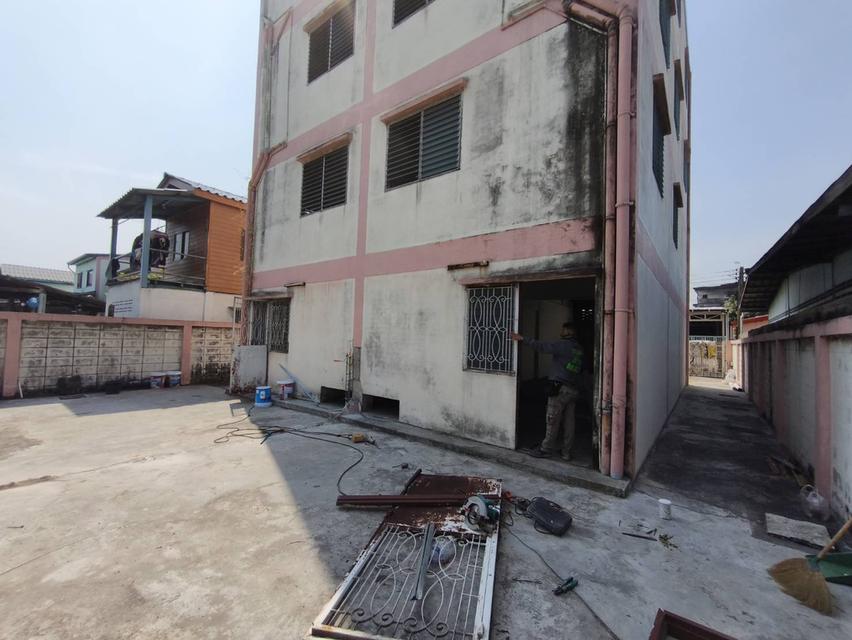 ตึกแถว 2 ห้อง ถูก เพียง 4.5 ลบ. ใกล้ถนนเอกชัยเพียง 300ม. บางซอย Sky mall สมุทรสาคร ซอย กองพนันพล 6