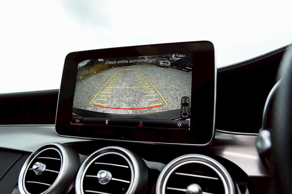 รหัสรถ CBL3968 -Benz C300 BLUETECHYBRID AMG W205 AT 2015 20