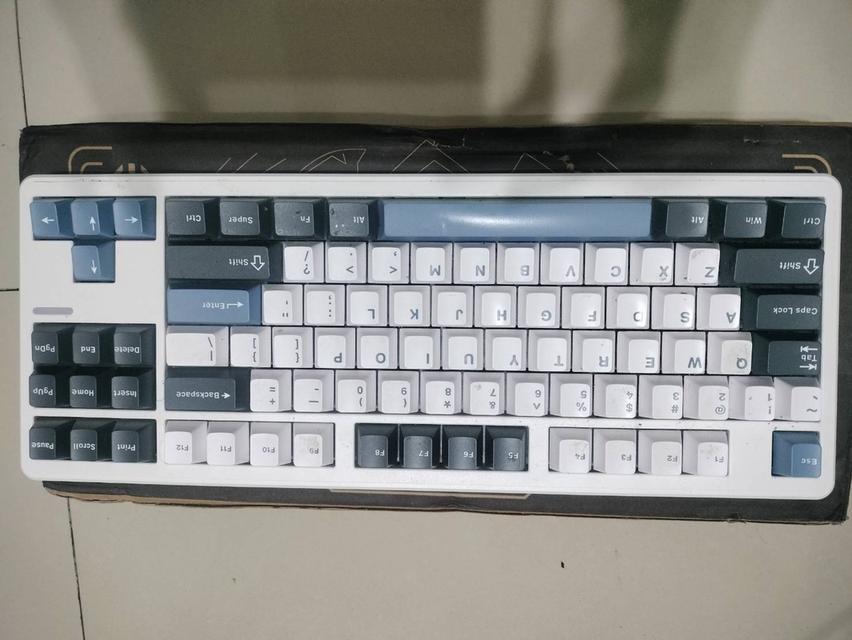 คีย์บอร์ด ไร้สาย ELEC FOX LINKY87 ซึ่งเป็น Mechanical Keyboard ขนาด TKL (Tenkeyless) 87 ใช้ไม่ถึง 2 เดือน ใหม่มากขาย 950 รวมส่ง นัดรับบางนา บางพลี รูปย่อยที่ 2