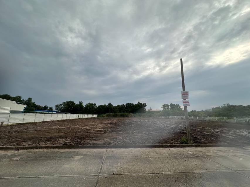 ขายที่ดินเปล่าถมแล้วพร้อมโฉนด 2 แปลงติดกันขนาดแปลงละ 575 ตรว. ติดคลอง ใกล้ถนนใหญ่ ทำเลทอง “เวิลด์คลับแลนด์” คลองสาม ปทุมธานี  6