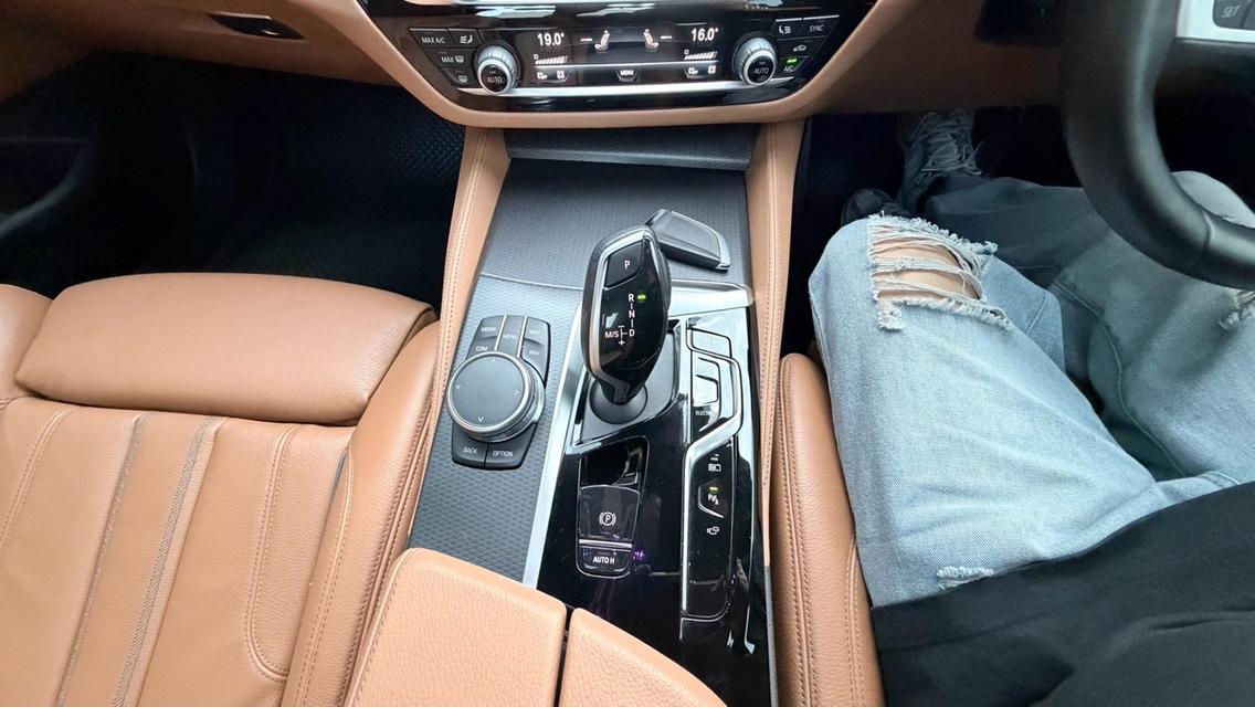 รหัสรถ KPV2016 2021 BMW 530e 2.0 M SPORT LCI รูปที่ 15