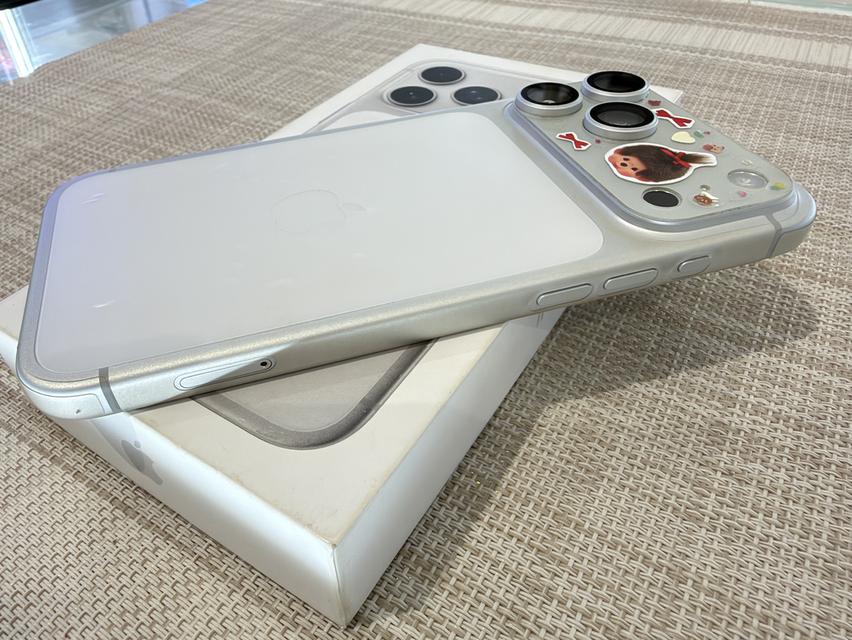 iPhone 17Pro Max 512 สีขาว  รับเทิร์นเครื่องเก่าให้ราคาสูง