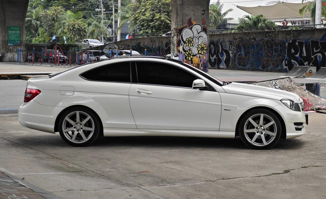 Mercedes Benz C180 CGI Coupe AMG W204 ปี 2012  4