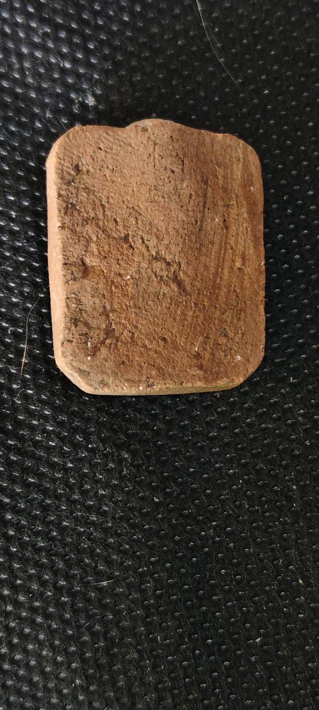 หลวงพ่อปานพิมพ์ทรงไก่หาง 5 เส้น รูปที่ 2