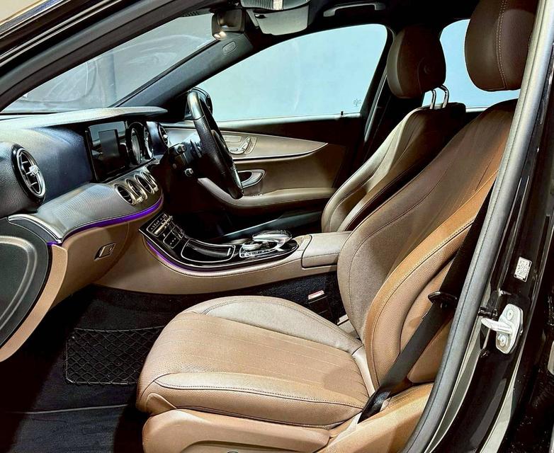 Mercedes-Benz E220d Avantgarde W213 ปี 2017 11
