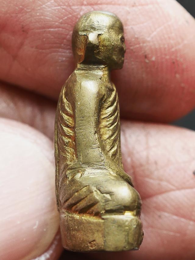 รูปเหมือนปั๊มหลวงพ่อพรหม วัดช่องแค พิมพ์หูกาง ปี 08....เก่าๆ 8