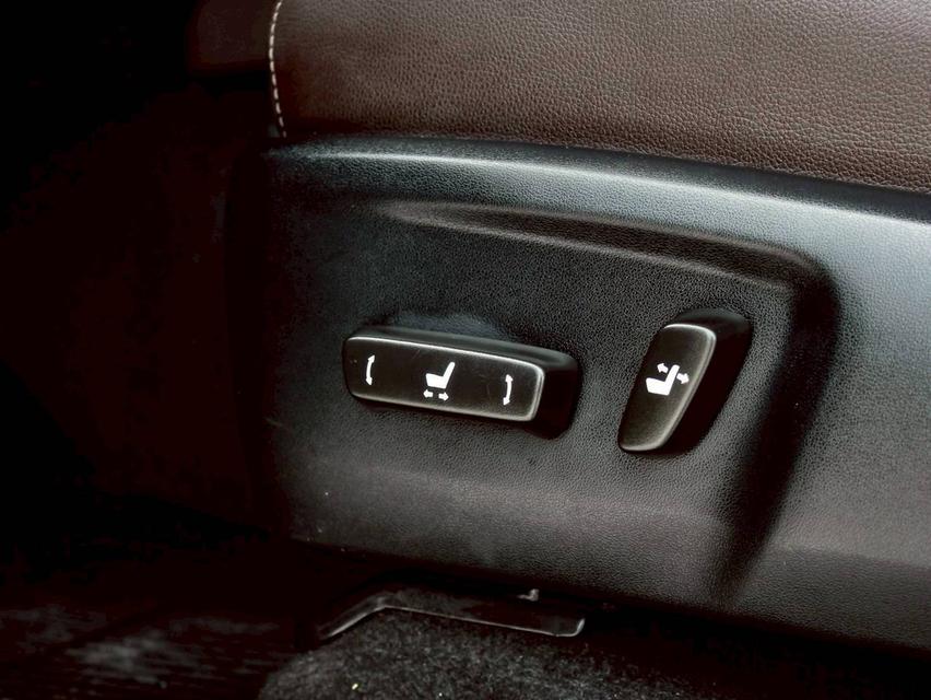 TOYOTA FORTUNER, 2.4 V 2WD ปี 2020 โฉม ปี15-ปัจจุบัน   14