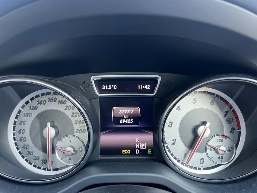 Mercedes Benz CLA250 AMG ปี 2013 จด 14 ไมล์ 6x ,xxx km 15