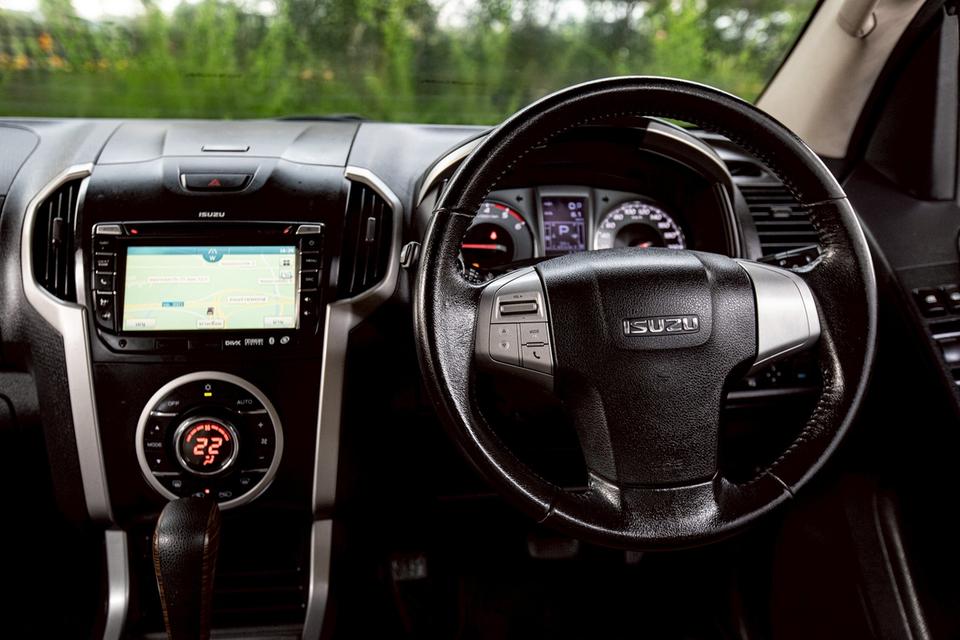 ขาย Isuzu Mu-x 3.0DVD ปี15 10