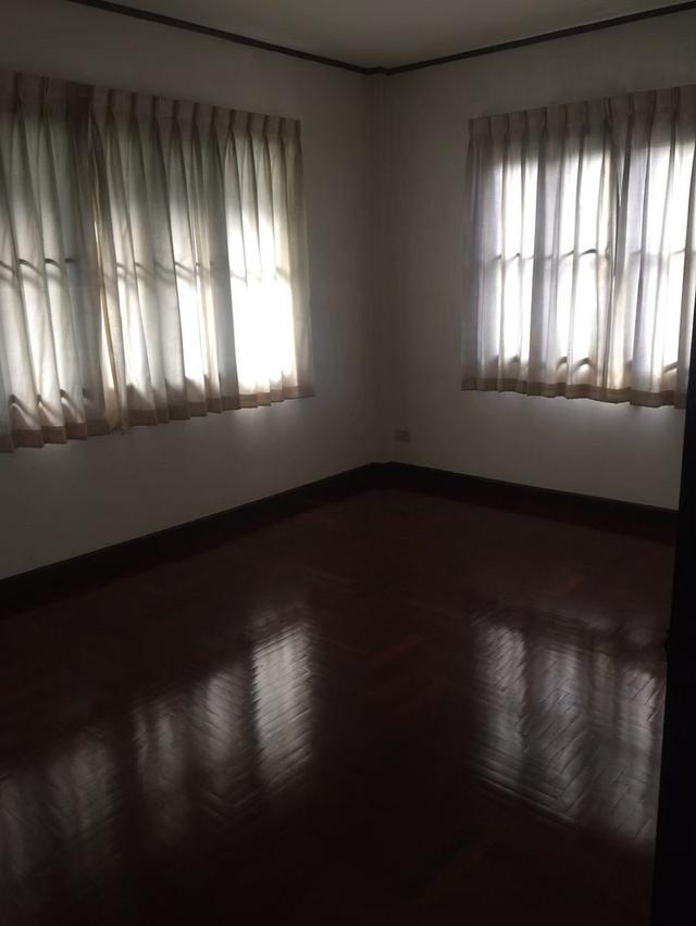 บ้านเดี่ยว 2 ชั้น หมู่บ้าน นันทนา 1  แลนด์แอนด์เฮาส์แม่โจ้ 4