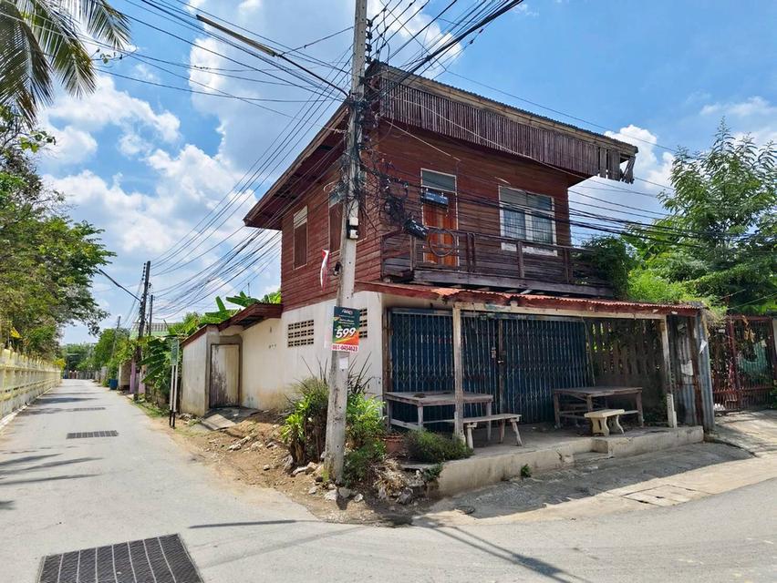ขายบ้านพร้อมที่ดิน อ.ลาดยาว จ.นครสวรรค์ บ้านติดถนน ใกล้วัดลาดยาว (N.1733)
