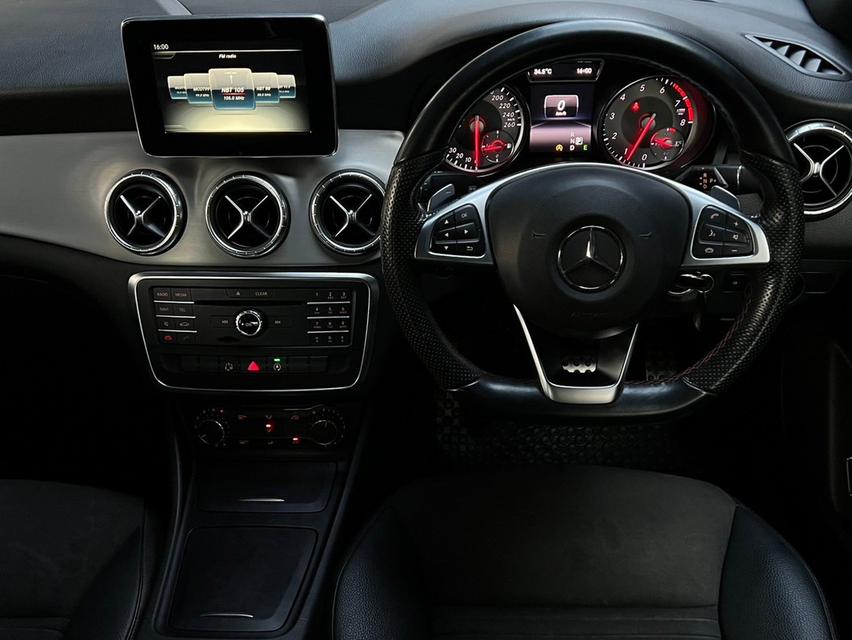 Mercedes-Benz CLA250 2.0 AMG Sport Coupe 6