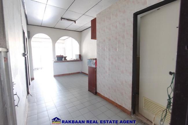 ขาย ทาวน์เฮ้าส์ชั้นเดียว ช.รุ่งเรือง 3 ติวานนท์ 22 (ใกล้ซอยเทพพนม) เนื้อที่ 25 ตรว. 3ห้องนอน 1ห้องน้ำ 1ห้องครัว มุ้งลวด เหล็กดัด พร้อมอยู่ 12