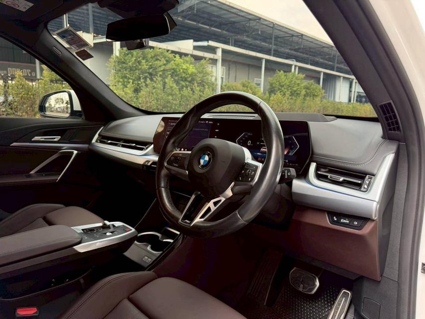 BMW X1 2.0i sDrive M sport ปี24 จด25 สีขาว มือเดียว สภาพป้ายแดง กลิ่นใหม่ยังอยู่ รูปที่ 9