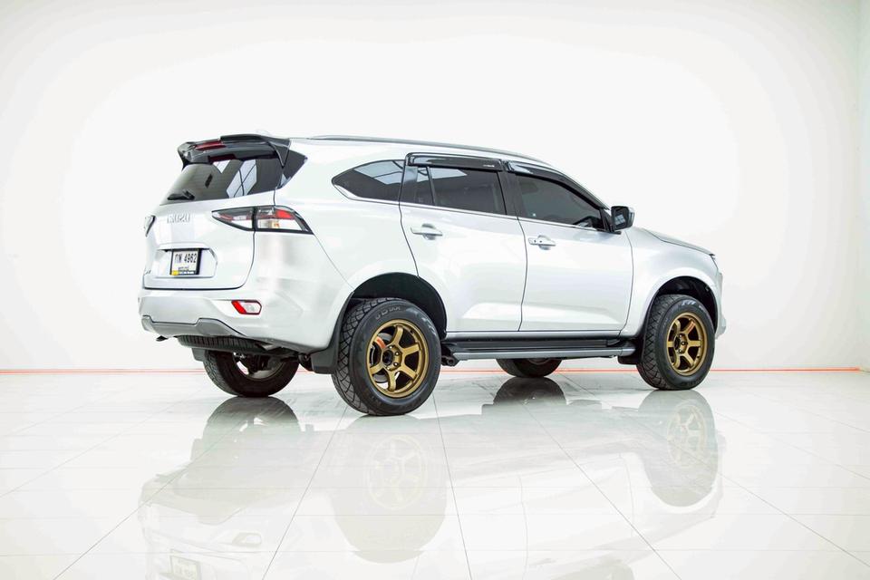 ð ISUZU MU-X 3.0 ULTIMATE 2WD AT āļāļĩ 2021 āļĢāļđāļāļĒāđāļāļĒāļāļĩāđ 3