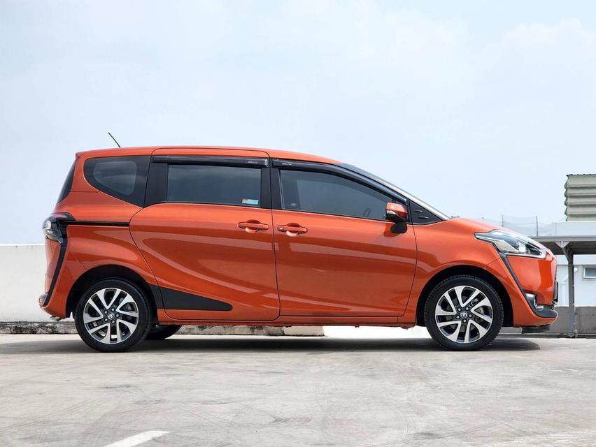 Toyota Sienta CVT 1.5V รุ่นTop A/T 2017 รถบ้านสภาพสวย ดูแลดีไม่มีช้ำ 2