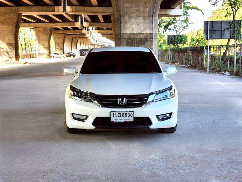 ขายรถ Honda Accord 2.0E ปี 2013 สีขาว เกียร์ออโต้ รูปที่ 2