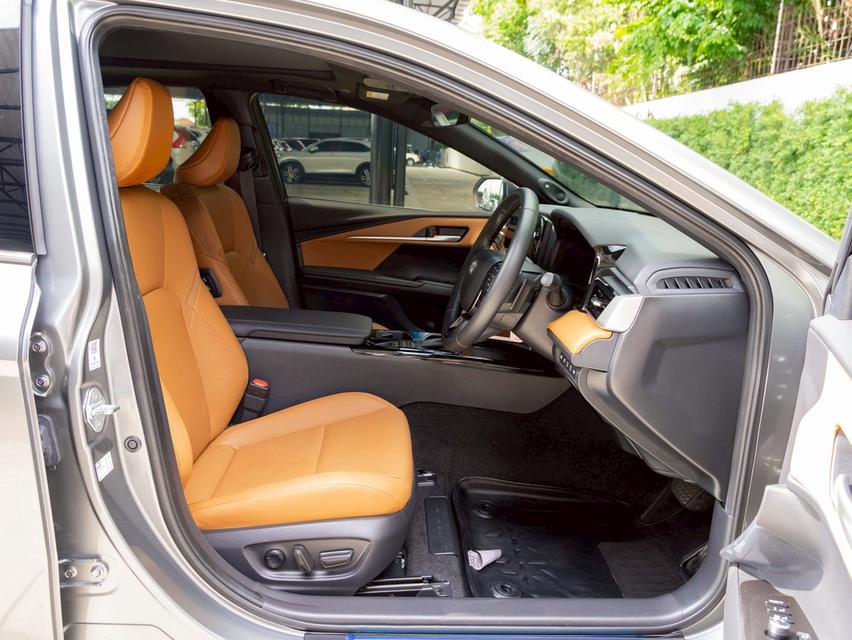 Toyota Camry 2.5 HEV Premium Luxury ปี 2025 รูปที่ 12