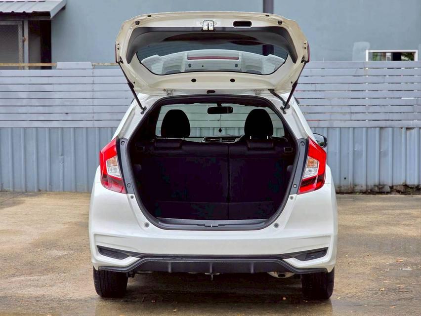 Honda Jazz 1.5RS ปีจด 2019 2