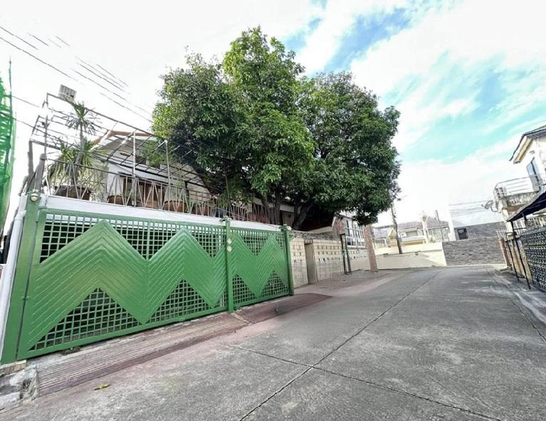 ให้เช่าบ้านเดี่ยว / Home Office 2 ชั้น / ทำเล โชคชัย 4 ลาดพร้าววังหิน / พื้นที่ใช้สอย 500 ตารางเมตร 1