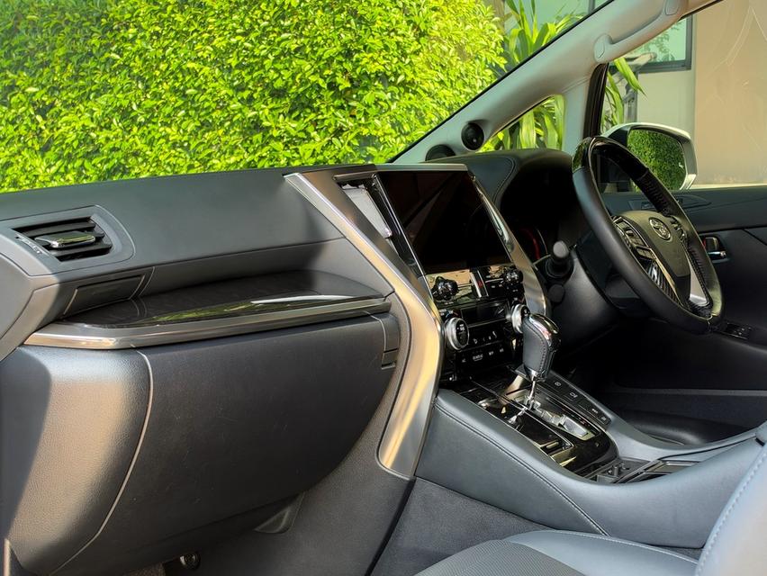 2022 TOYOTA ALPHARD 2.5 SC PACKAGE รถสวยสภาพสมบูรณ์พร้อมใช้งาน รถวิ่งน้อยเพียง 43,000 กม ยางใหม่พึ่งเปลี่ยนครับ รถ รูปที่ 9