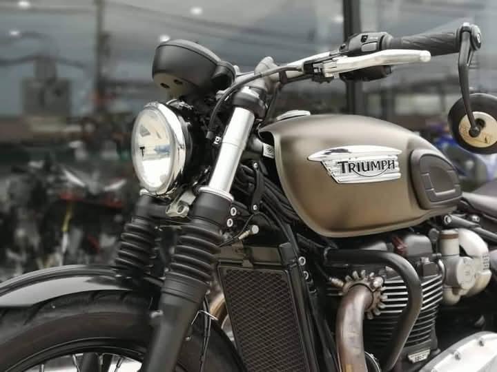 Triumph Bonneville Bobber มือสอง 4