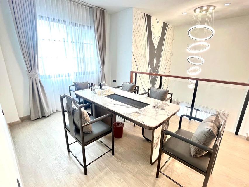 ปล่อยให้เช่าบ้าน pool villa ห้วยขวางรัชดา 220,000 บาท ขาย17.5 บาท 6ห้องนอน 5 ห้องน้ำ 7