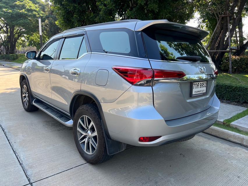 Toyota Fortuner 2.4 2WD ปี 2018  4